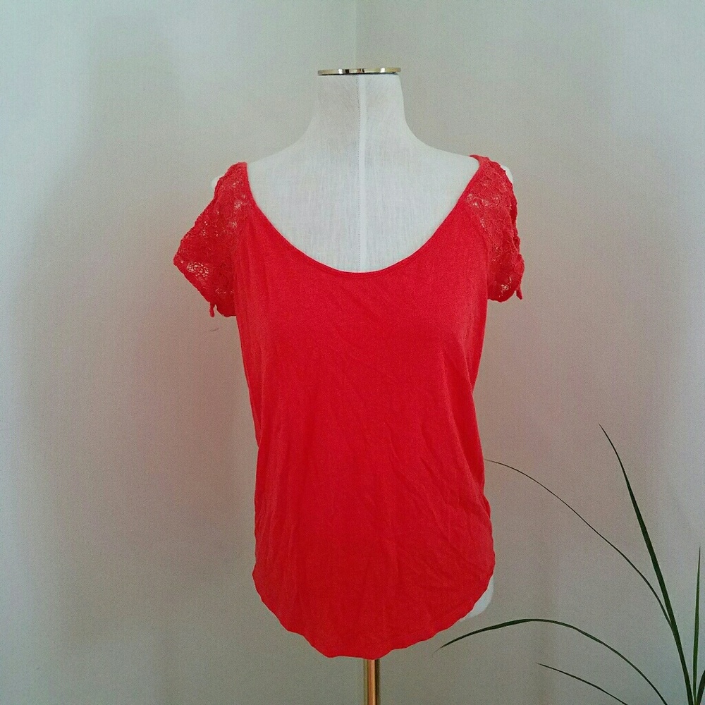 American Eagle cold shoulder red top